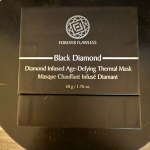 FOREVER FLAWLESS Black Diamond Infused Age-Defying Thermal Mask